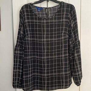 APT.9 Women’s XL blouse black and white with puff sleeve